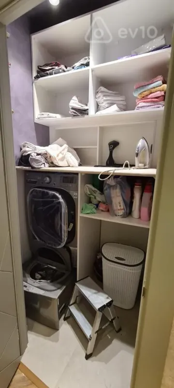 Kirayə verilir 5 otaqlı yeni tikili 250 m²