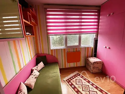 Satılır 3 otaqlı köhnə tikili 55 m²