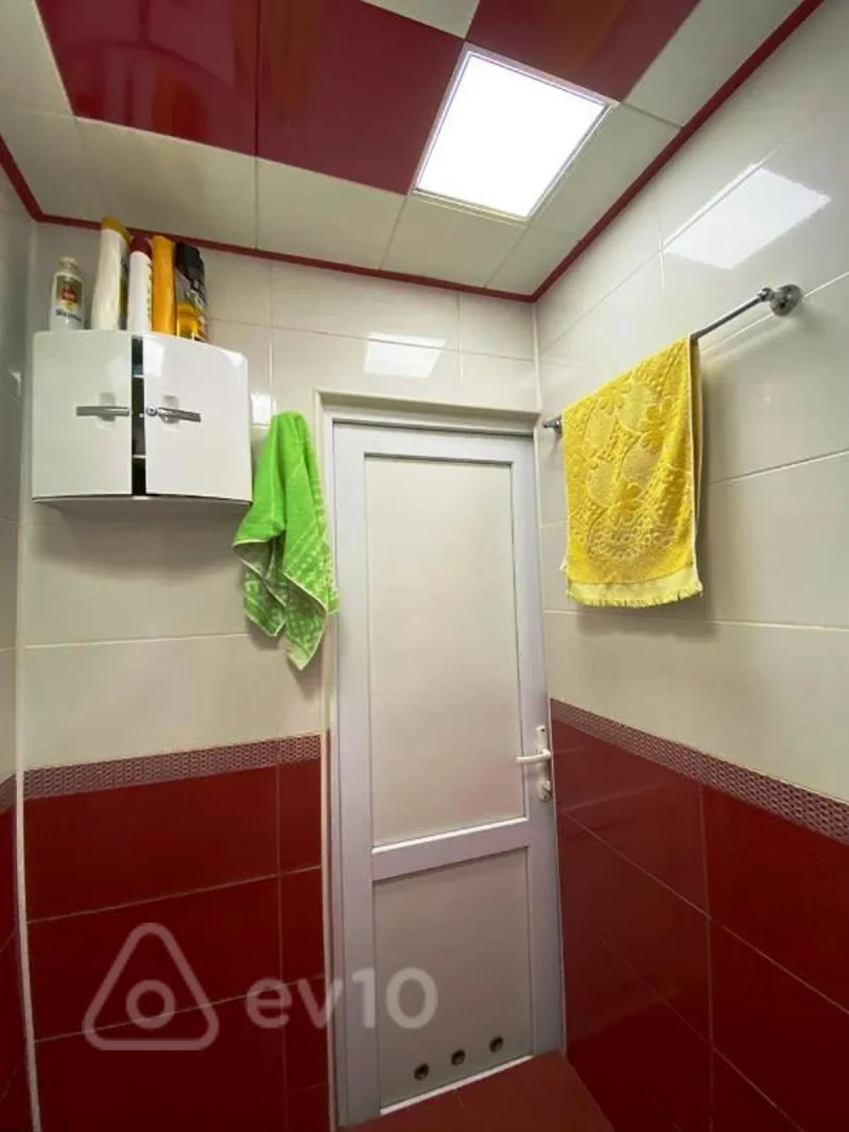 Satılır 3 otaqlı köhnə tikili 55 m²