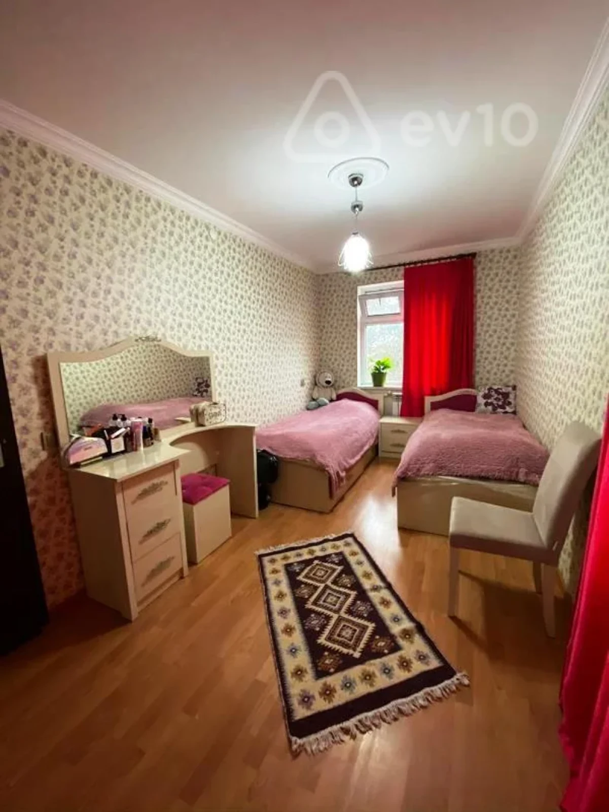 Satılır 3 otaqlı köhnə tikili 55 m²