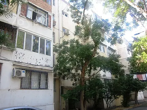 Satılır 3 otaqlı köhnə tikili 55 m² — Bakı, Nizami 3 otaq 55.00 m²
