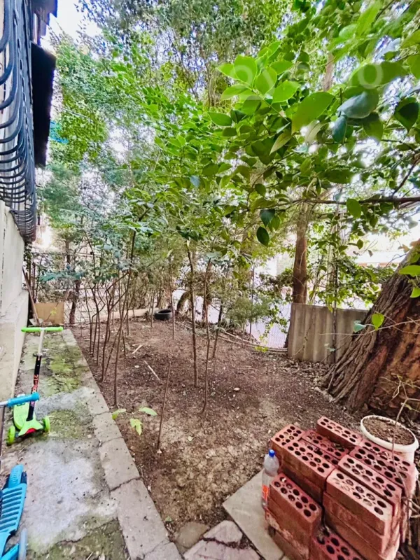 Satılır 4 otaqlı köhnə tikili 110 m²