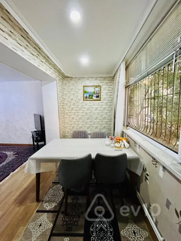 Satılır 4 otaqlı köhnə tikili 110 m²