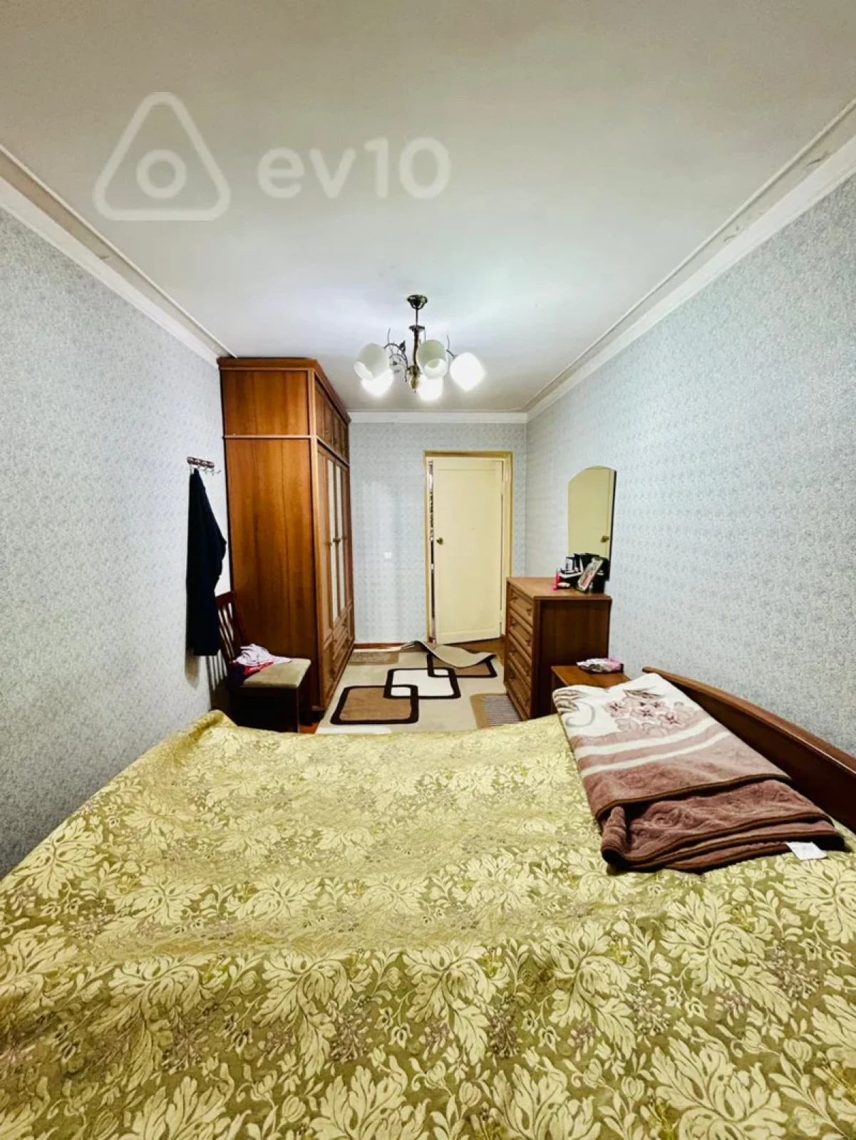 Satılır 4 otaqlı köhnə tikili 110 m²