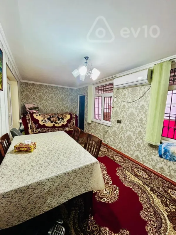 Satılır 4 otaqlı köhnə tikili 110 m²