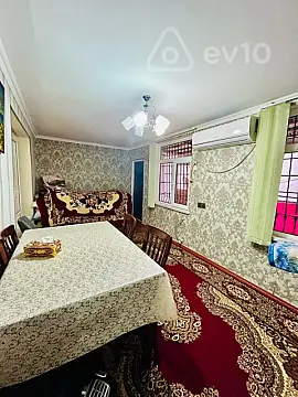Satılır 4 otaqlı köhnə tikili 110 m²