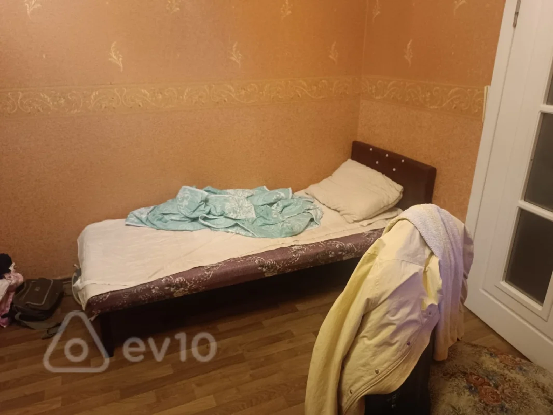 Kirayə verilir 2 otaqlı köhnə tikili 120 m²