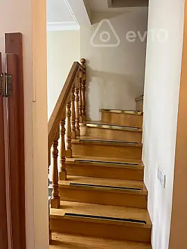 Kirayə verilir 3 otaqlı köhnə tikili 100 m²