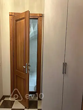 Kirayə verilir 3 otaqlı köhnə tikili 100 m²