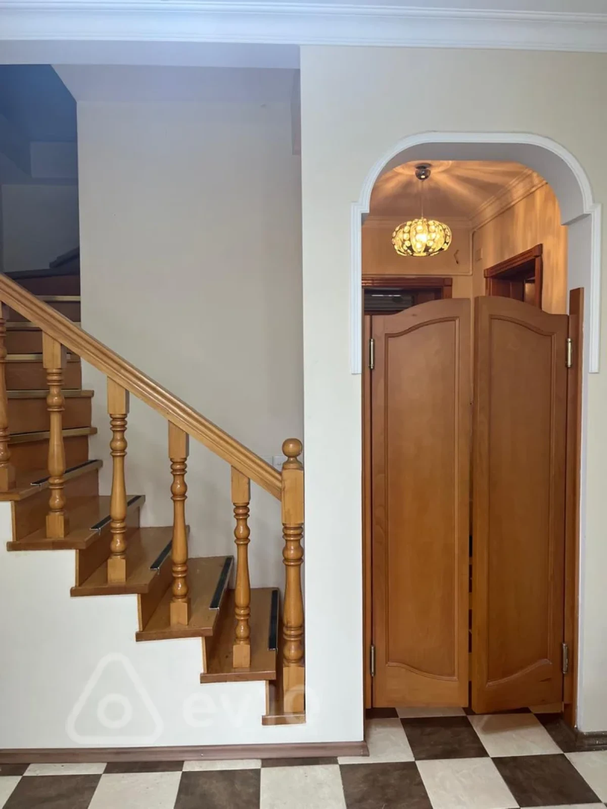 Kirayə verilir 3 otaqlı köhnə tikili 100 m²