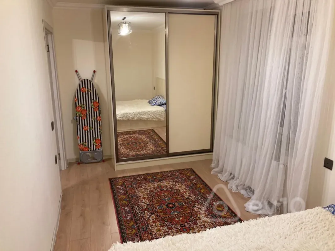Kirayə verilir 2 otaqlı köhnə tikili 45 m²
