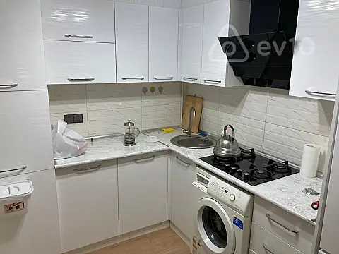 Kirayə verilir 2 otaqlı köhnə tikili 50 m²