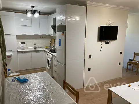 Kirayə verilir 2 otaqlı köhnə tikili 50 m²