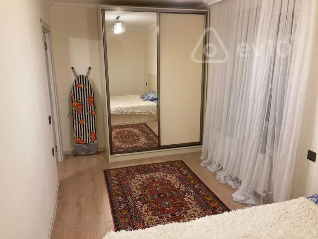 Kirayə verilir 2 otaqlı köhnə tikili 50 m²