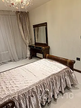 Kirayə verilir 4 otaqlı yeni tikili 200 m²