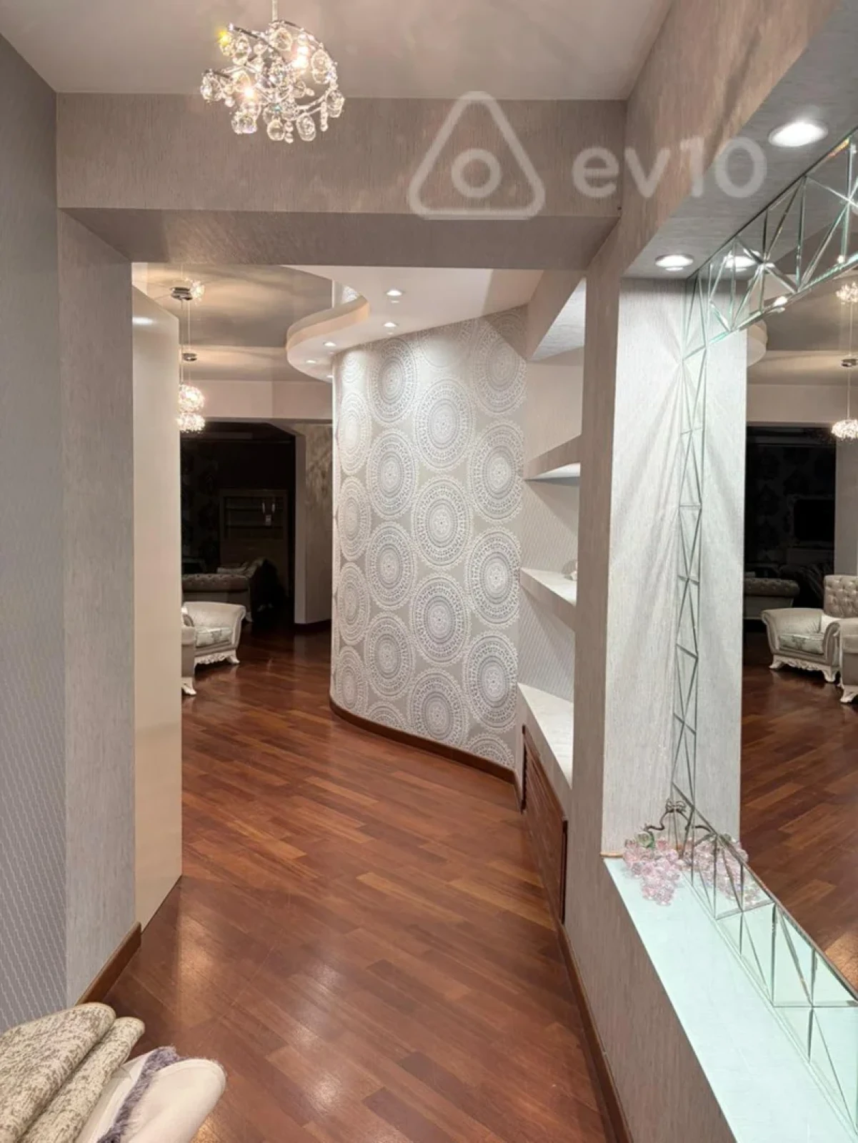 Kirayə verilir 4 otaqlı yeni tikili 200 m²