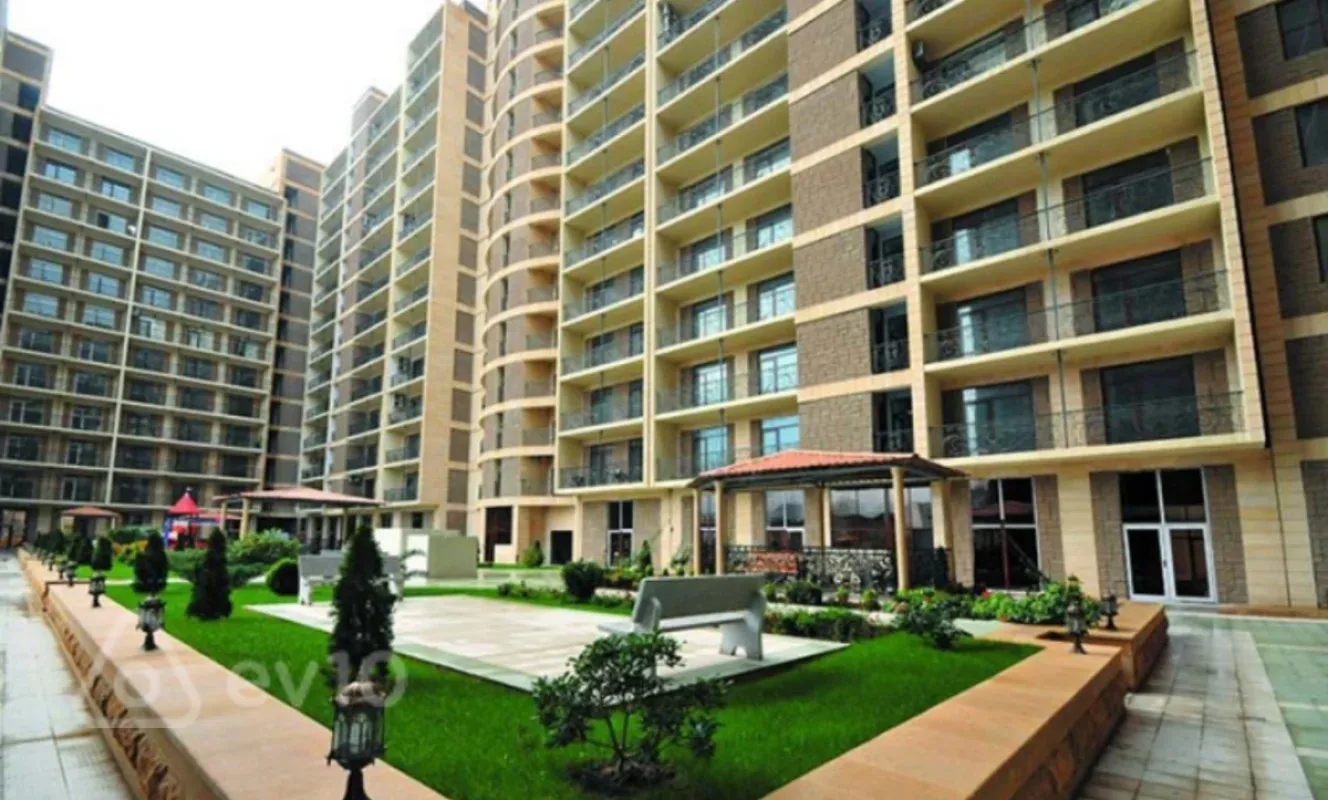 Kirayə verilir 4 otaqlı yeni tikili 200 m²