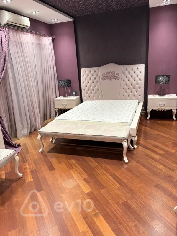 Kirayə verilir 4 otaqlı yeni tikili 200 m²