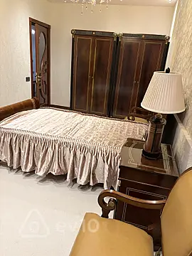 Kirayə verilir 4 otaqlı yeni tikili 200 m²