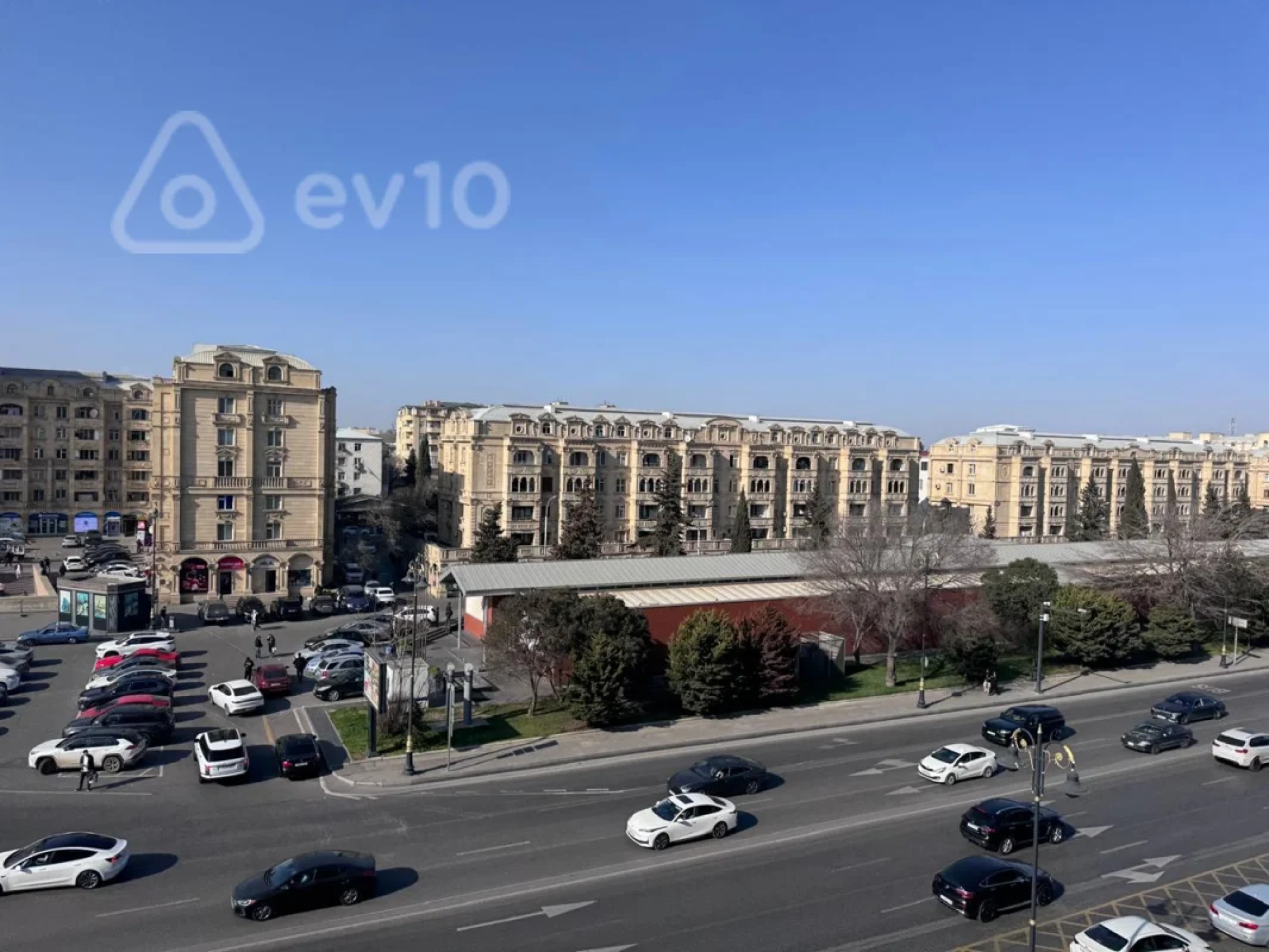 Satılır 2 otaqlı köhnə tikili 65 m²