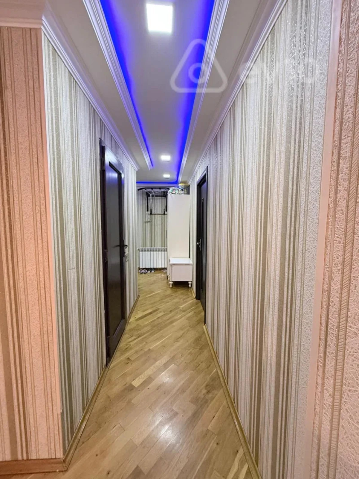 Satılır 2 otaqlı köhnə tikili 65 m²