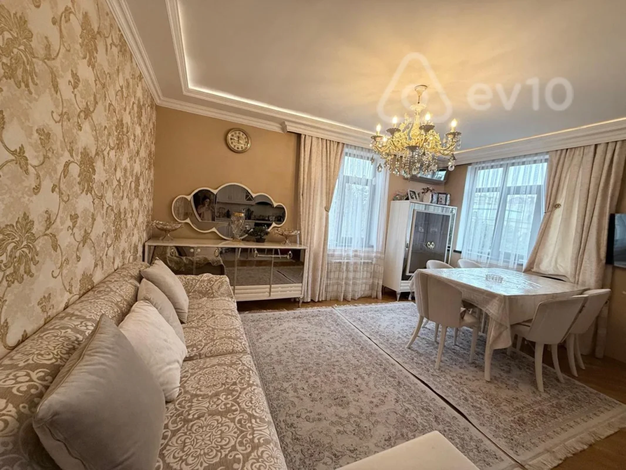 Satılır 2 otaqlı köhnə tikili 65 m²