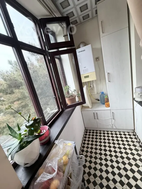 Satılır 2 otaqlı köhnə tikili 65 m²