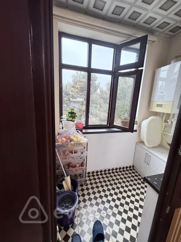 Satılır 2 otaqlı köhnə tikili 65 m²