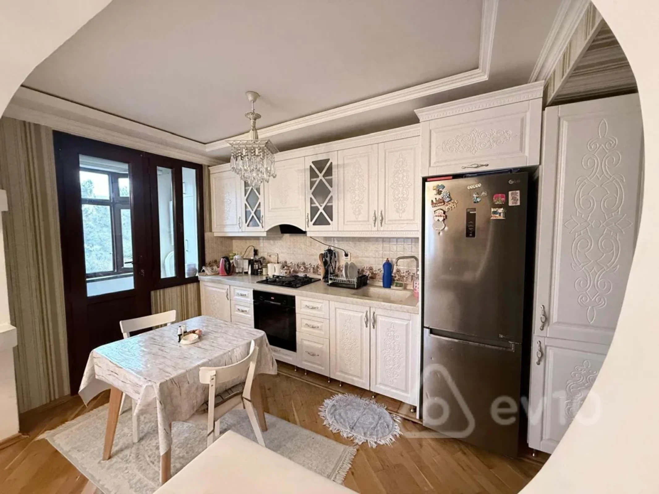 Satılır 2 otaqlı köhnə tikili 65 m²