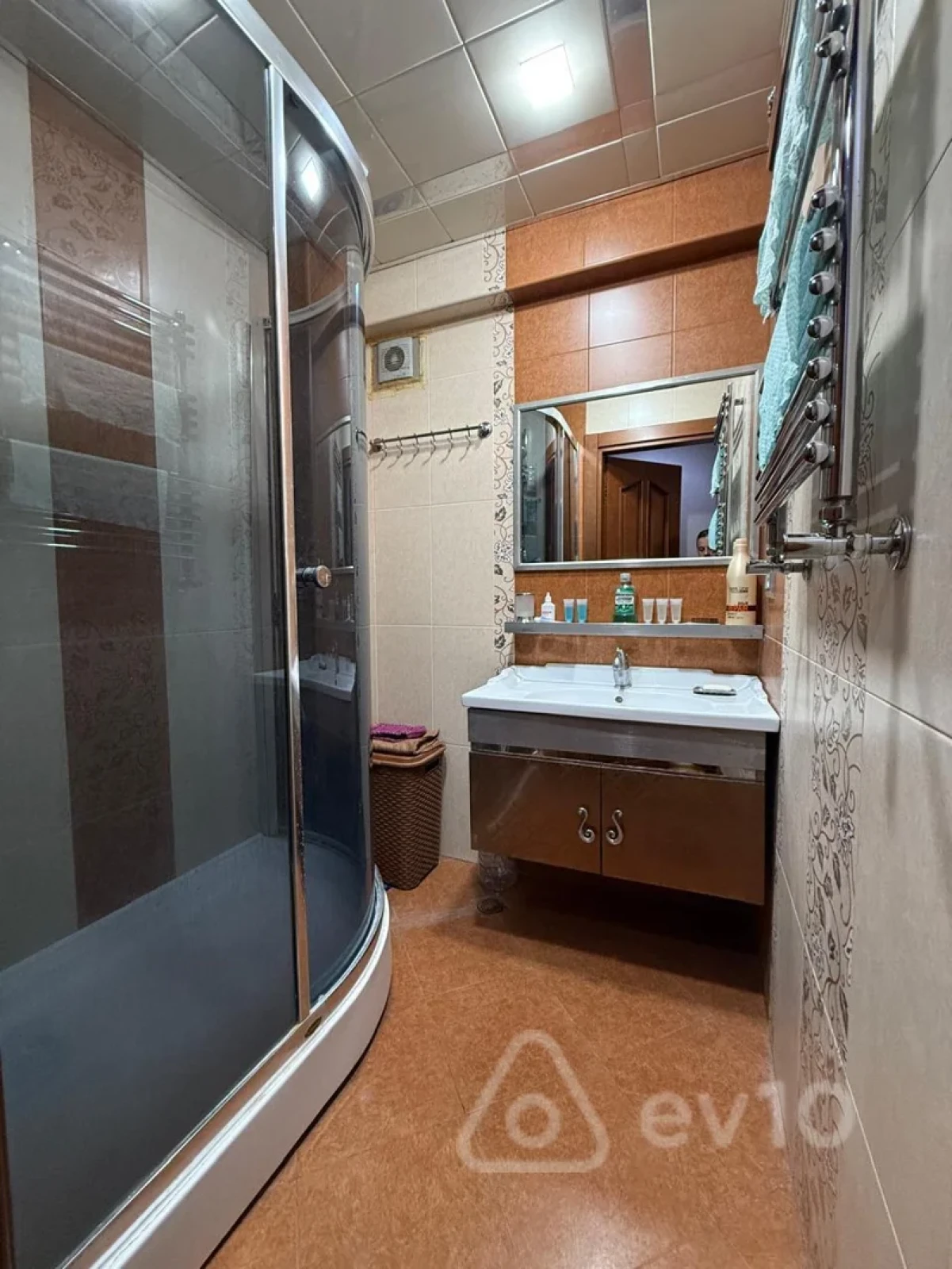 Kirayə verilir 3 otaqlı köhnə tikili 110 m²