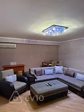 Kirayə verilir 3 otaqlı köhnə tikili 110 m²