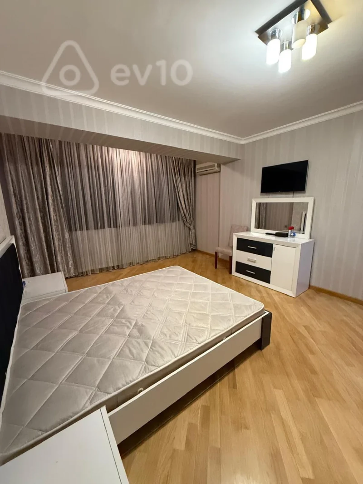 Kirayə verilir 3 otaqlı köhnə tikili 110 m²