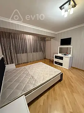 Kirayə verilir 3 otaqlı köhnə tikili 110 m²