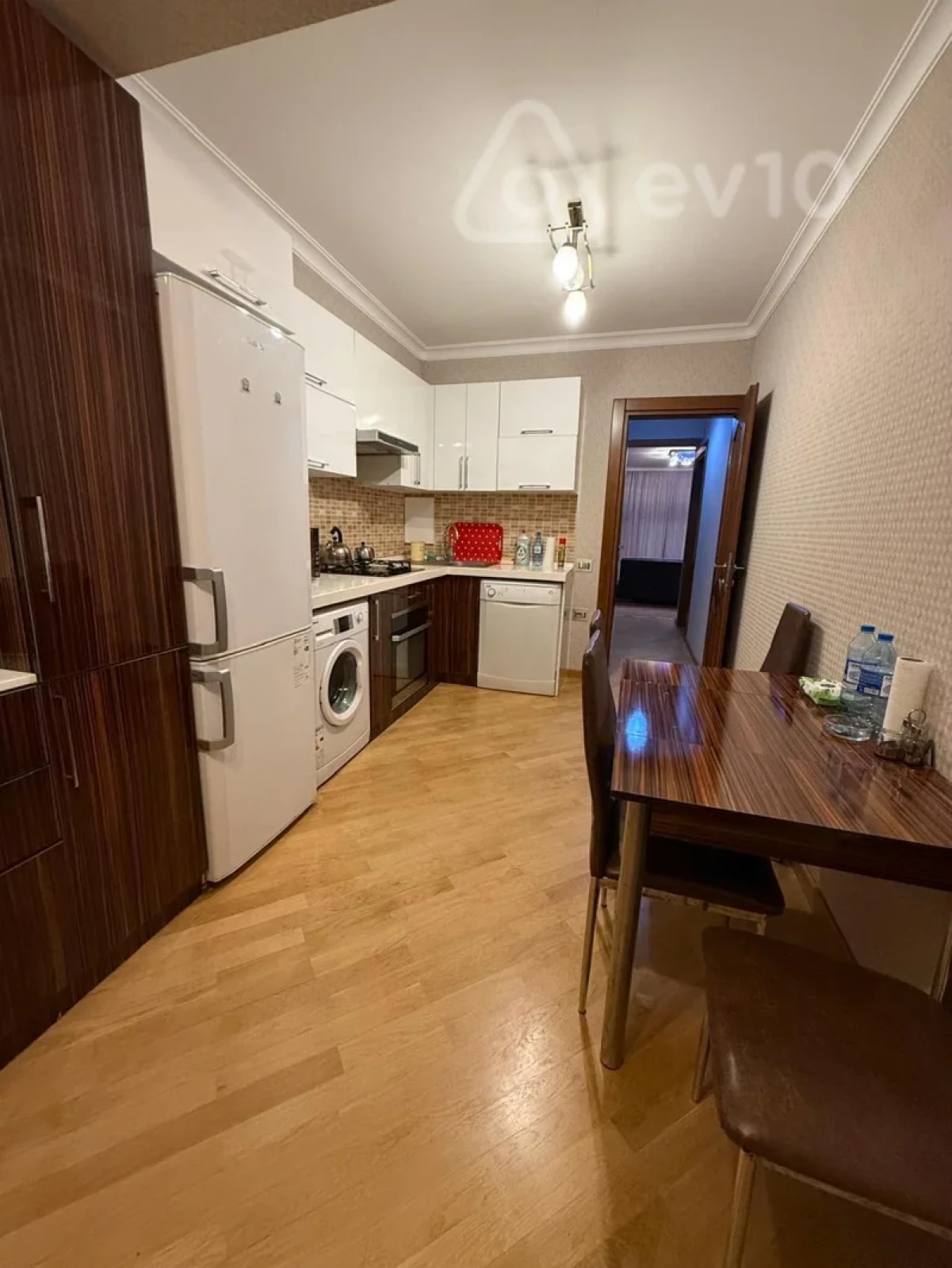 Kirayə verilir 3 otaqlı köhnə tikili 110 m²