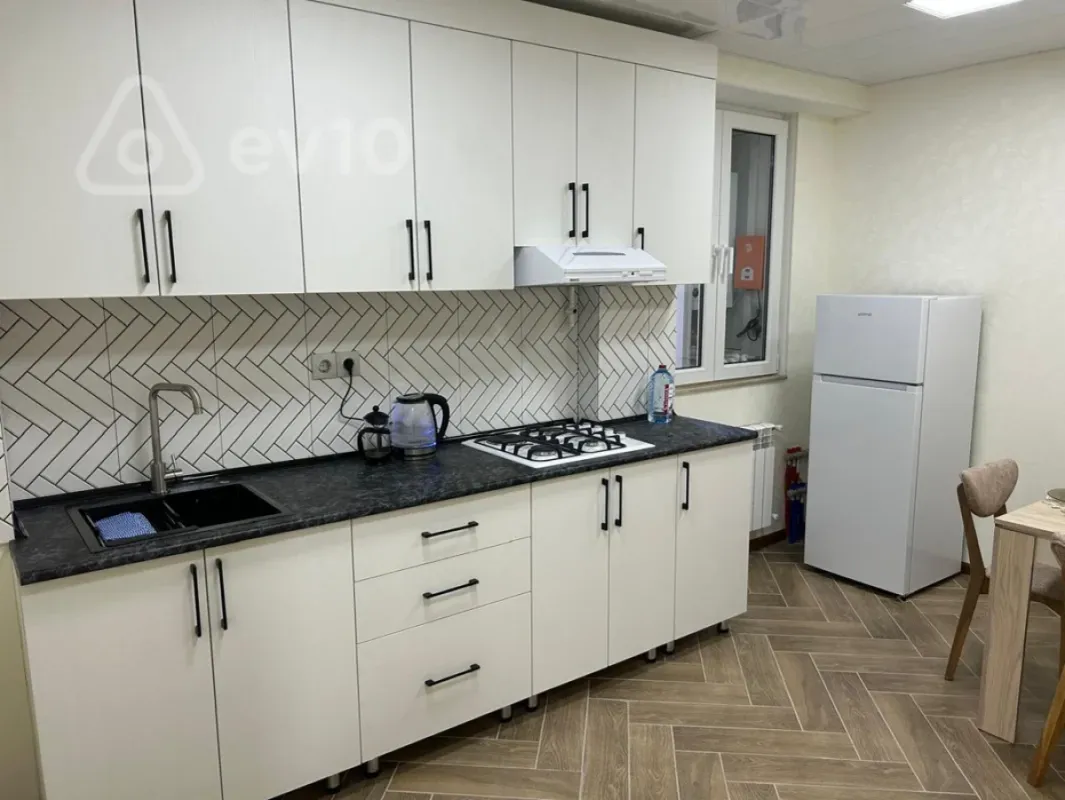 Kirayə verilir 1 otaqlı yeni tikili 43 m²