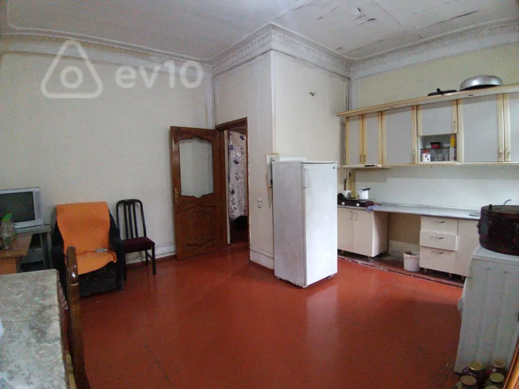Satılır 3 otaqlı köhnə tikili 67 m²