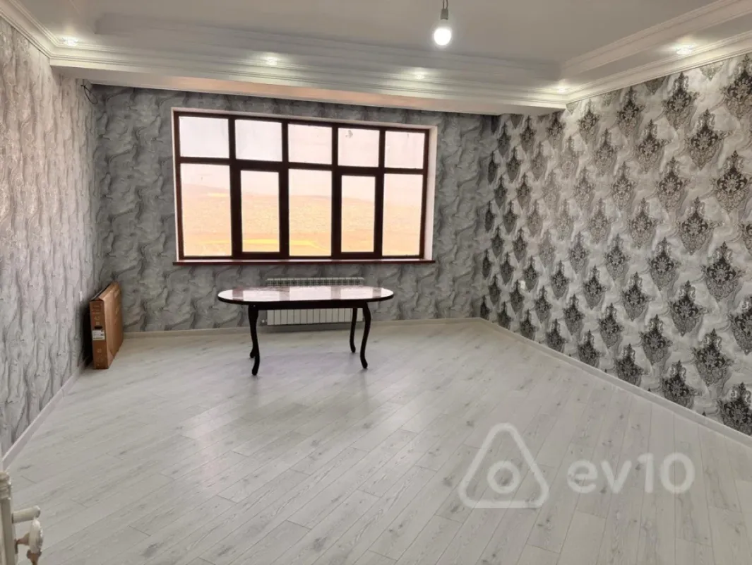 Kirayə verilir 2 otaqlı yeni tikili 93 m²