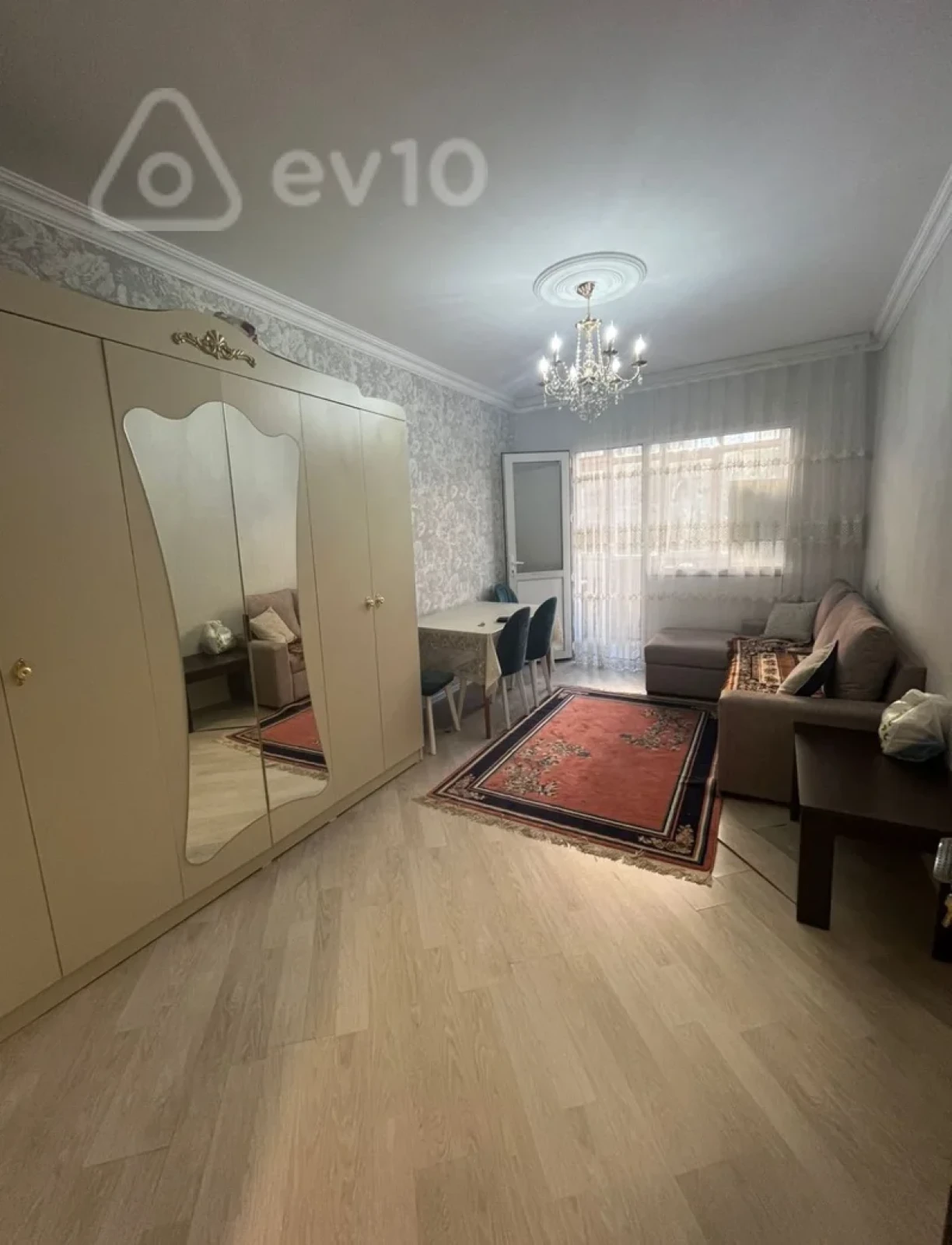 Kirayə verilir 1 otaqlı köhnə tikili 35 m²
