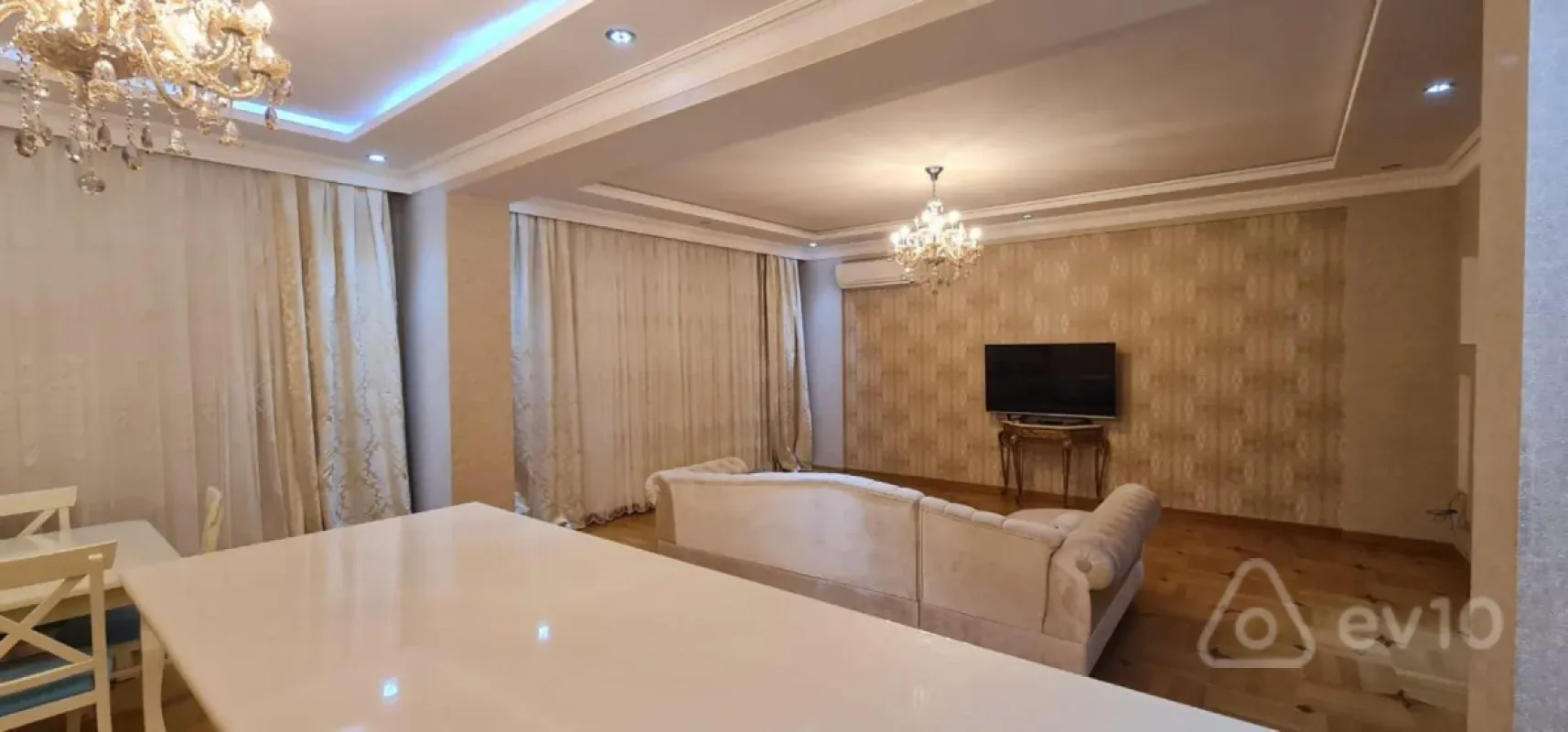 Kirayə verilir 3 otaqlı yeni tikili 165 m²