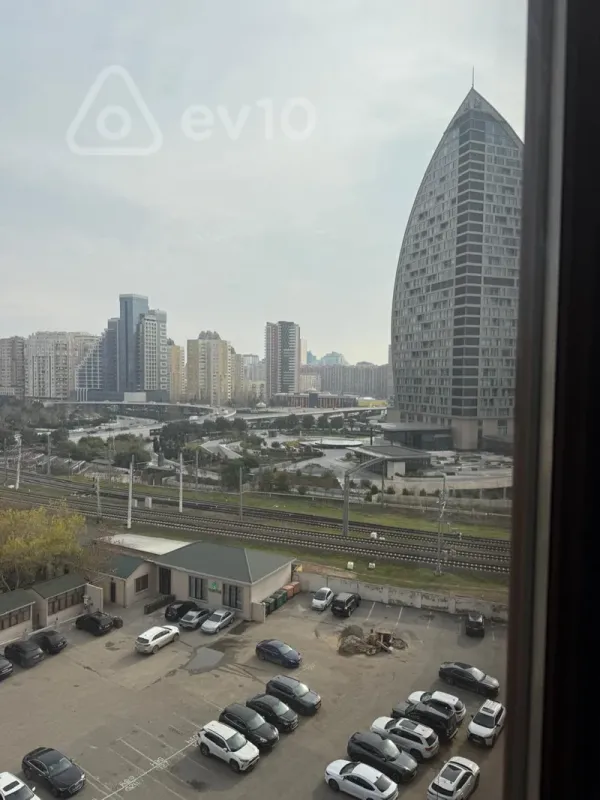 Kirayə verilir 3 otaqlı yeni tikili 165 m²