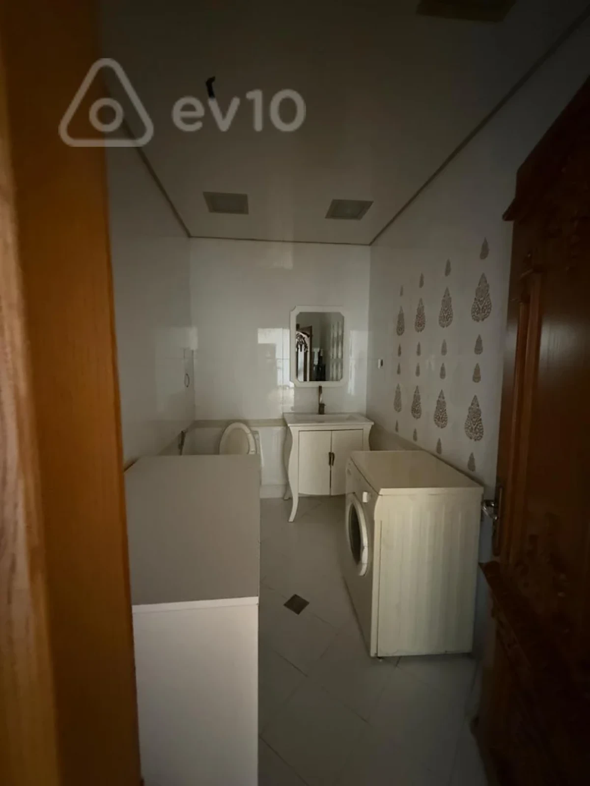 Kirayə verilir 3 otaqlı yeni tikili 165 m²