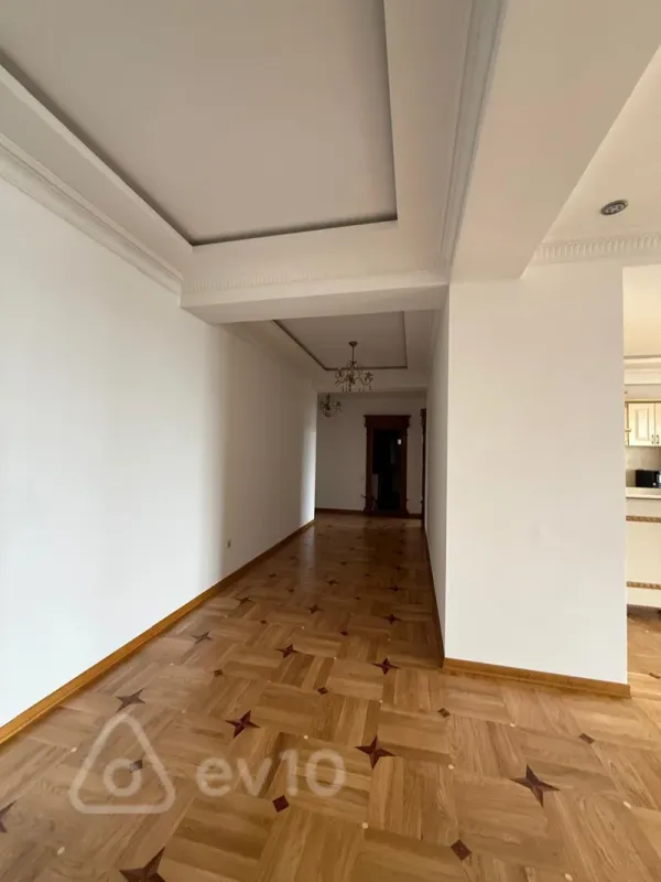 Kirayə verilir 3 otaqlı yeni tikili 165 m²