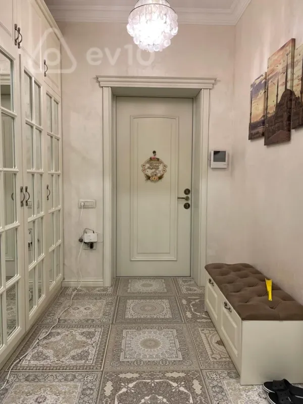 Satılır 4 otaqlı yeni tikili 168 m²