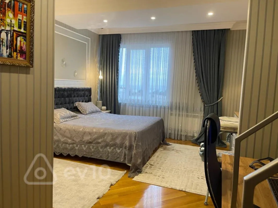 Satılır 4 otaqlı yeni tikili 168 m²