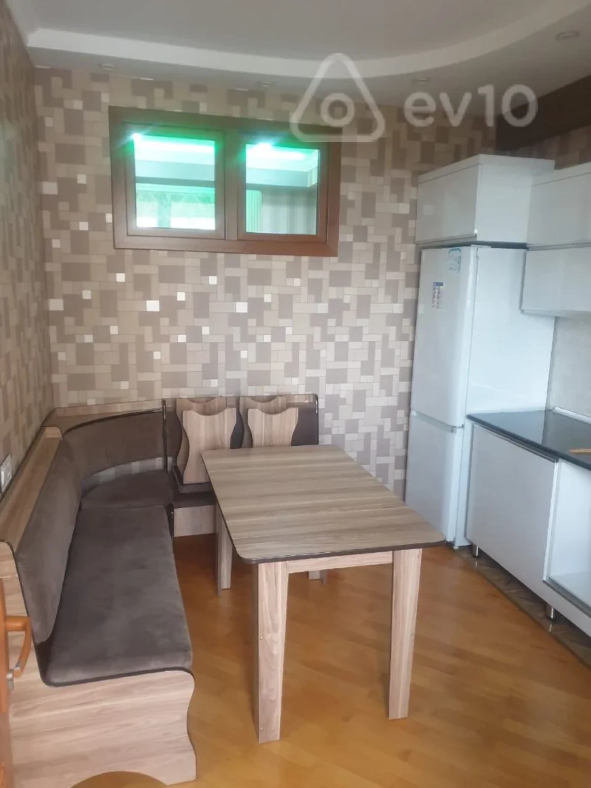 Kirayə verilir 2 otaqlı yeni tikili 60 m²