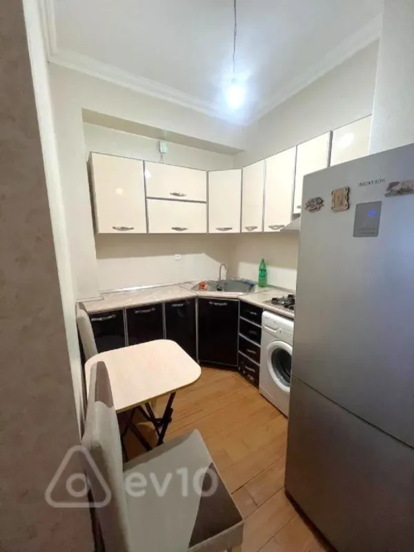 Satılır 2 otaqlı yeni tikili 50 m²