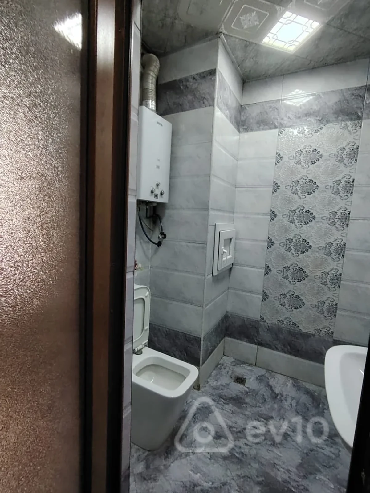 Kirayə verilir 3 otaqlı köhnə tikili 65 m²