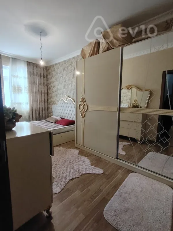Kirayə verilir 3 otaqlı köhnə tikili 65 m²