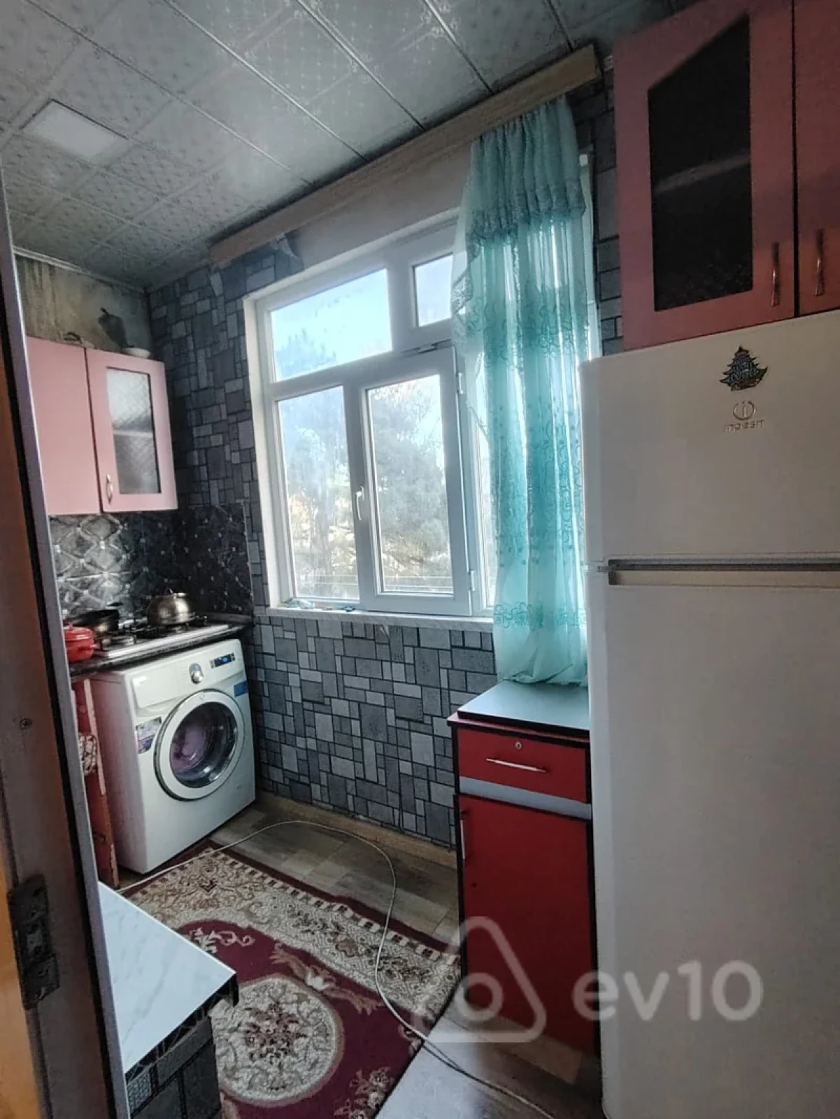 Kirayə verilir 3 otaqlı köhnə tikili 65 m²