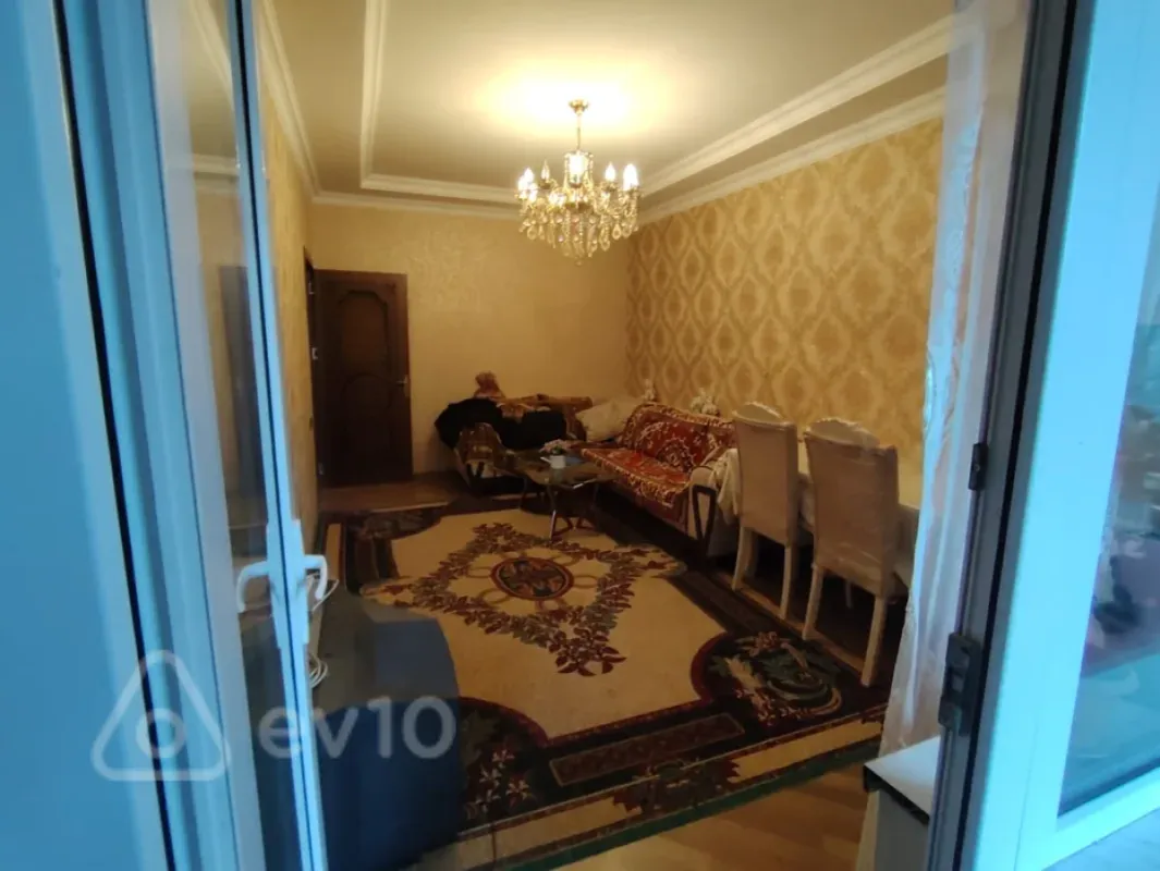 Kirayə verilir 3 otaqlı köhnə tikili 65 m²